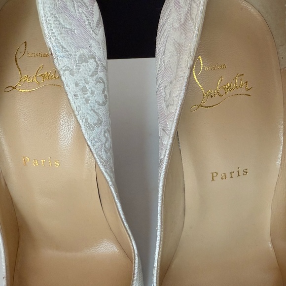 Christian Louboutin White Brocade Pointed-Toe Heels - Picture 4 of 10